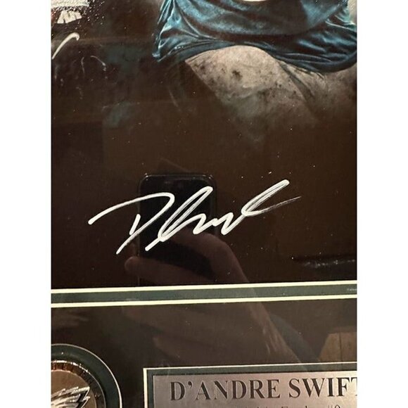 D'Andre Swift signed autographed Philadelphia Eagles 11x14 Photo Framed JSA - Picture 2 of 4